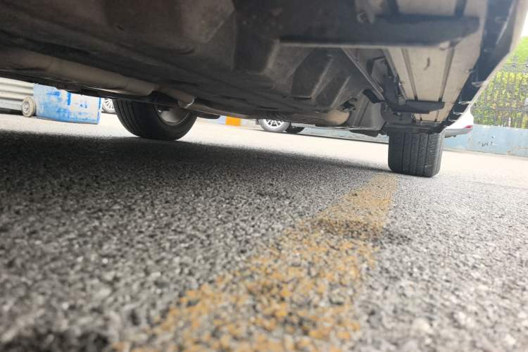 Used Ford Edge 2015 2.0T GTDi Two-Wheel-Drive High-Line Version
