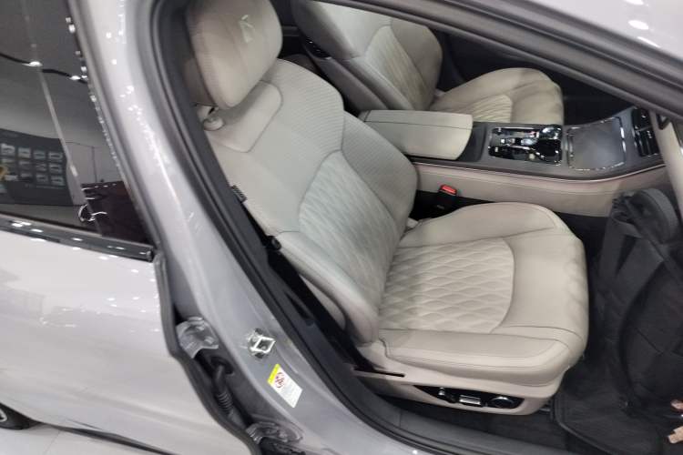 Used BYD Han 2025 EV with 701 km of Laser Radar-Enabled Intelligent Driving
