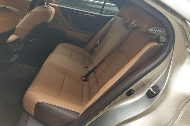 Used Lexus ES 2020 200 Excellence Edition
