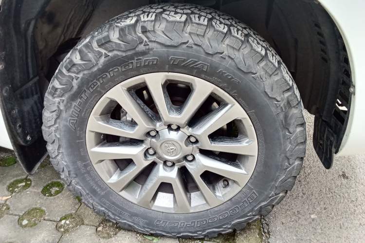 Used Toyota Prado 2018 3.5L Automatic TX-L with Rear-Mounted Spare Tire
