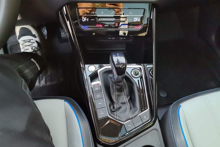 Used Volkswagen Tayron GTE Plug-in Hybrid 2023 280TSI Luxury Plus Advanced Edition
