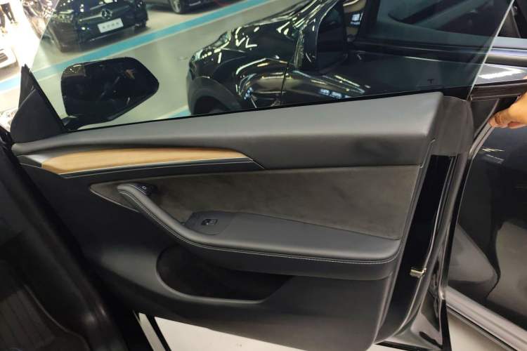 Used Tesla Model Y 2021 Standard Range Rear-Wheel Drive Version
