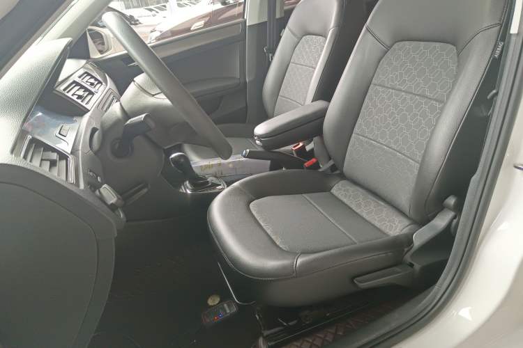 Used Volkswagen Santana 2015 1.6L Automatic Comfort Edition
