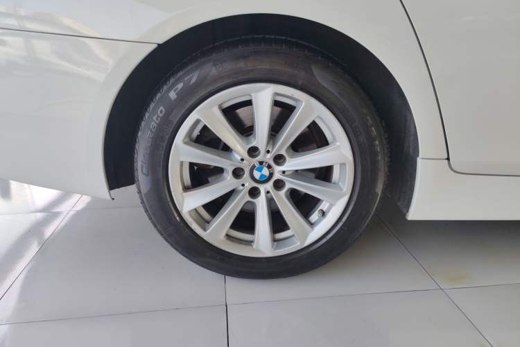 Used BMW 5 Series 2014 520Li Elegant Model
