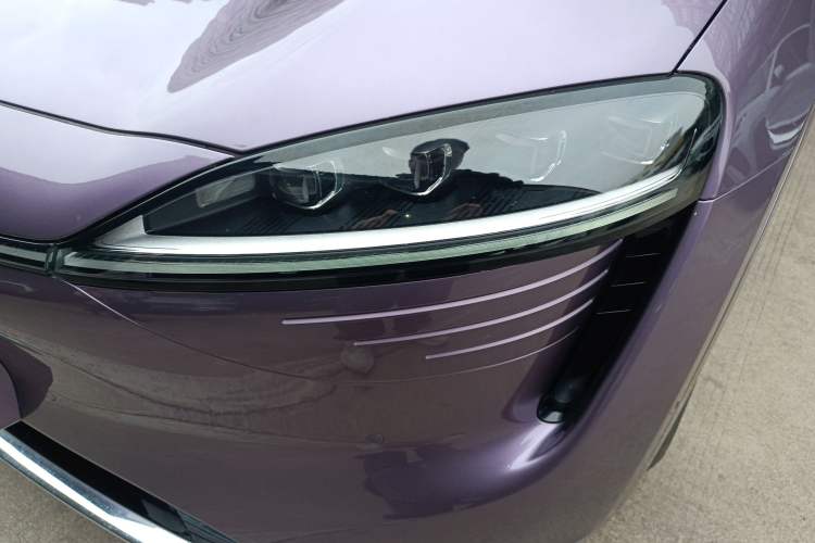 Used Hima Luxeed R7 2024 All-Electric 802 km Max