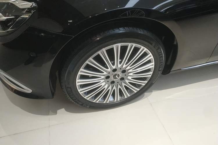 Used Mercedes-Benz E-Class 2021 Restyled E 300 L Luxury Edition
