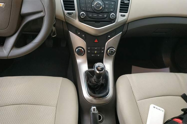 Used Chevrolet Cruze 2015 1.5L Classic SL MT
