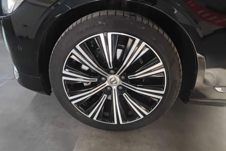 Used Volvo S90 2024 B5 Luxury Smart Edition
