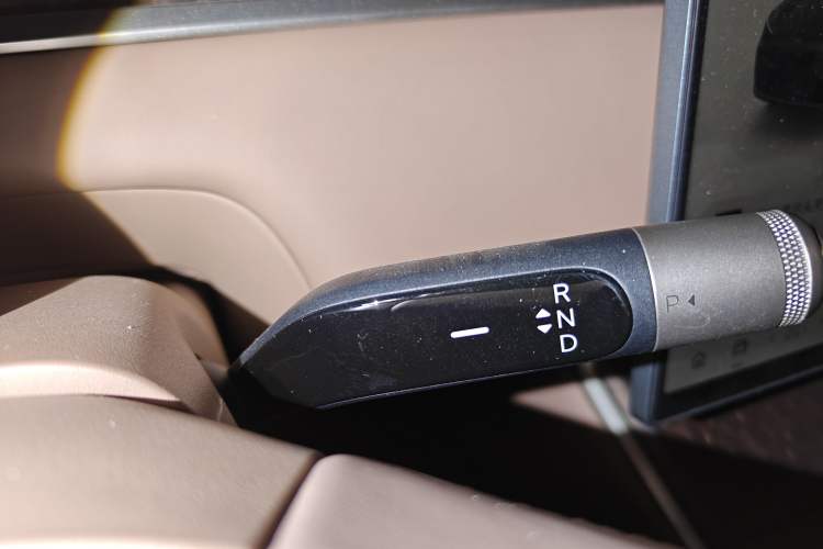 Used ONVO Luxeed L90 2025 Model—Max Six-Seater Version