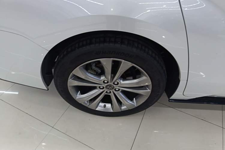 Used Toyota Sienna 2023 2.5L Hybrid Deluxe Edition