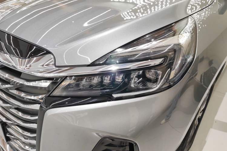 Used Buick GL8 2023 Land Business Class Smart Deluxe Model
