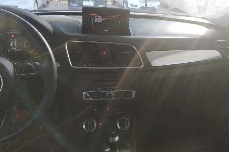 Used Audi Q3 2016 30 TFSI Collector's Edition Comfort Model
