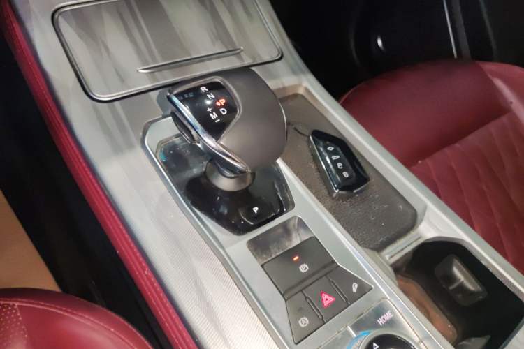 Used JETOUR X70 PLUS 2023 1.6T DCT Stronger 5-Seater
