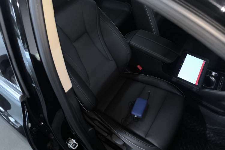 Used Buick Envision 2022 Facelift Encore S 552T Two-Wheel-Drive Luxury Model
