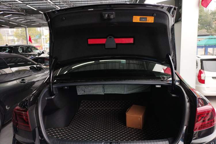 Used Volkswagen Magotan 2023 2 Million Units Commemorative Edition 330TSI DSG Luxury Version