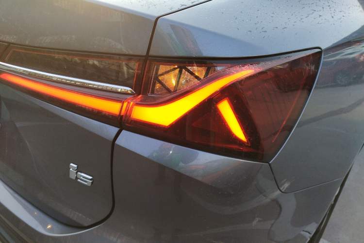 Used Roewe i5 2023 1.5L CVT Luxury Edition