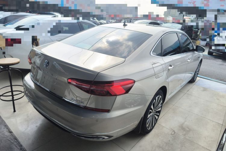 Used Volkswagen Passat 2019 330TSI Luxury Edition China VI Standard
