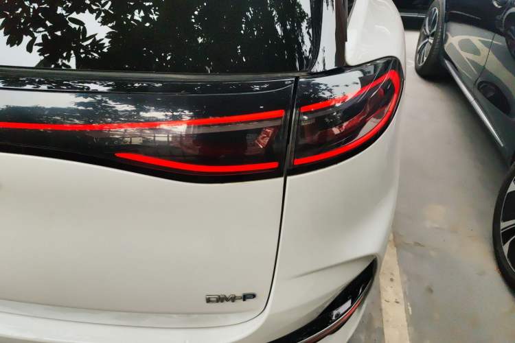 Used Denza N8 2023 Four-Wheel Drive Ultra-Hybrid Flagship Seven-Seater Version