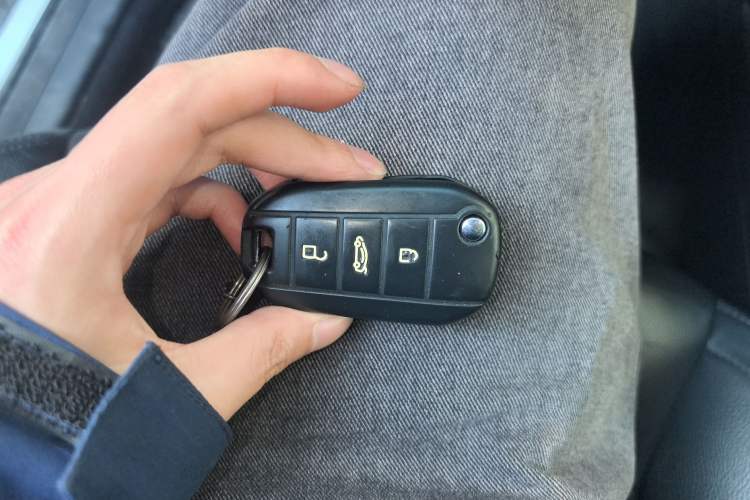 Used Peugeot 3008 2015 1.6THP Automatic Trend Edition
