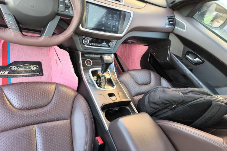 Used Land X7 2015 2.0T Panoramic Prestige Edition
