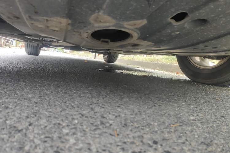 Used Hyundai Santa Fe 2015 2.4L Automatic Two-Wheel Drive Smart Version 5 Seats
