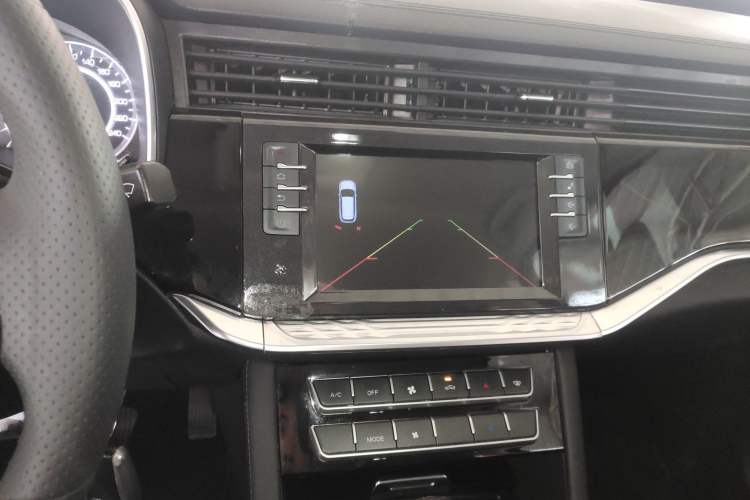 Used Sinotruk VGV U70 2020 1.5T Manual Comfort Edition 7 Seats