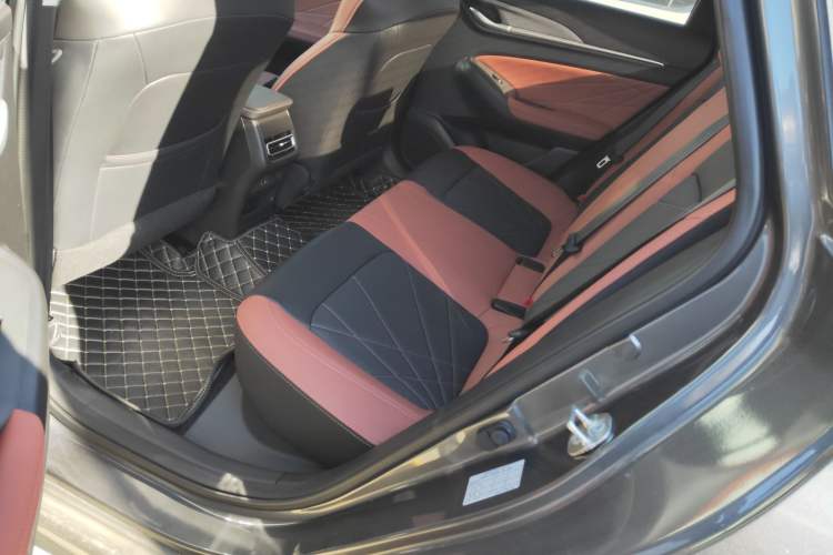 Used Changan Eado 2024 PLUS Blue Whale NE 1.4T GDI DCT High-Energy Edition
