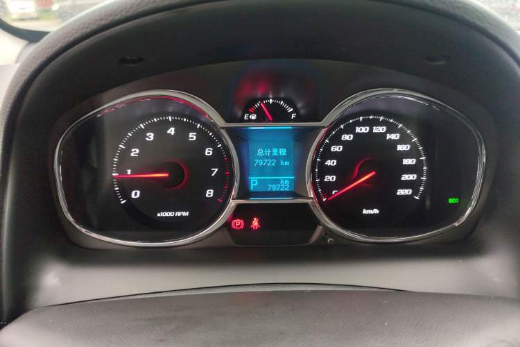 Used Chevrolet Captiva 2015 2.4L 4x4 Flagship Edition 7-Seater
