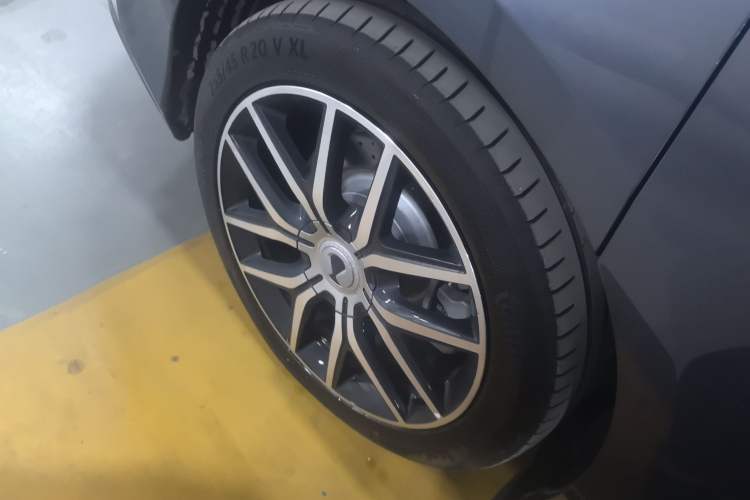 Used Denza Z9 2024 1100 km Four-Wheel Drive Max Version