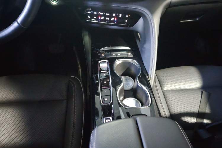 Used Buick Envision 2023 Encore Plus 652T Five-Seat Luxury Model
