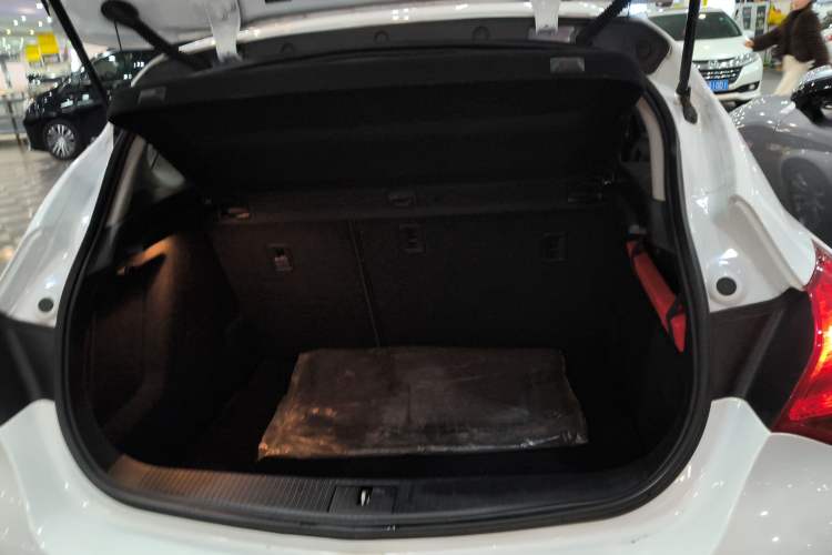 Used Buick GT 2014 XT 1.6L Automatic Fashion Edition