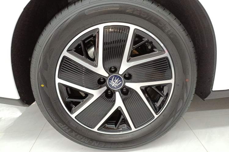 Used BYD Qin L 2025 DM-i Smart Drive 120KM Superior Model
