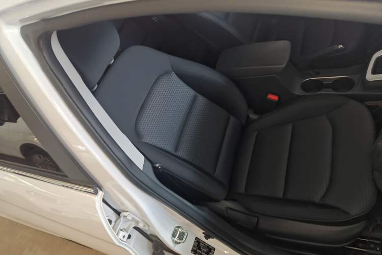 Used Hyundai Elantra 2016 1.6L Automatic ZhiXuan – Elite Version
