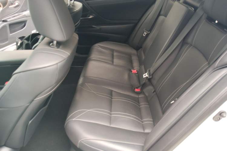 Used Lexus ES 2020 300h Executive Edition