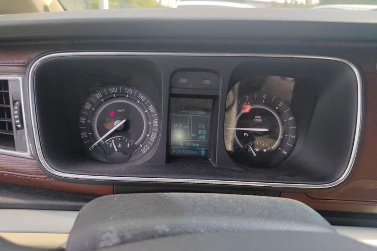 Used Buick GL8 2018 28T Comfort Model China VI Standard
