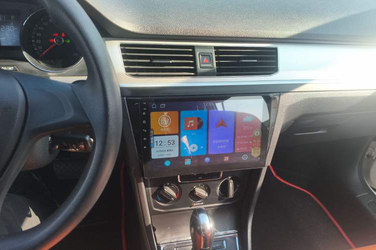 Used Volkswagen C-TREK 2018 1.5L Automatic Fashion Model