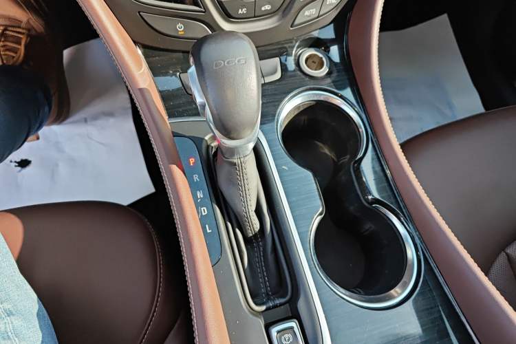 Used Buick Envision 2020 20T Two-Wheel Drive Luxury Model
