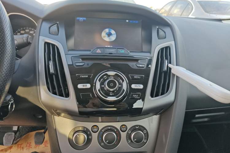 Used Ford Focus 2012 Hatchback 1.6L Manual Comfort Model
