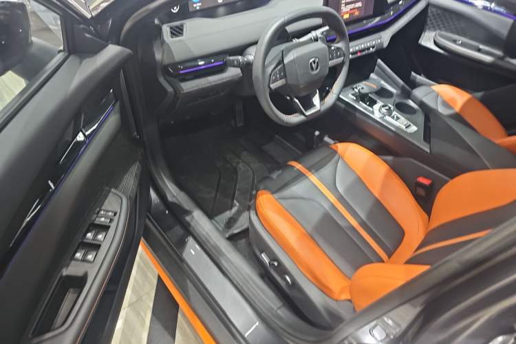 Used Changan UNI-V 2024 1.5T Prestige Sport Edition
