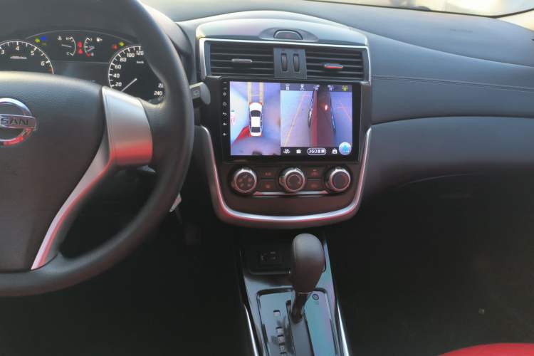 Used Nissan Tiida 2021 1.6L CVT Cool Edition
