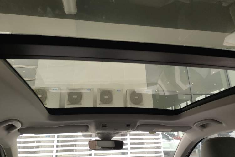 Used Volkswagen Tharu 2024 300TSI Two-Wheel-Drive Moon Luxury Edition
