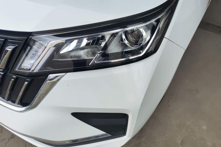 Used Wuling Jiachen 2022 1.5T Manual Light Enjoyment Dynamic Version
