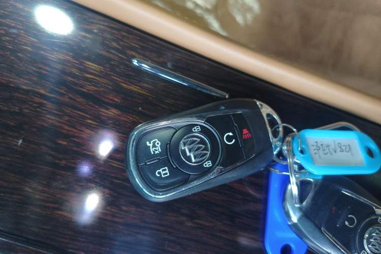 Used Buick LaCrosse 2019 28T Prestige Model
