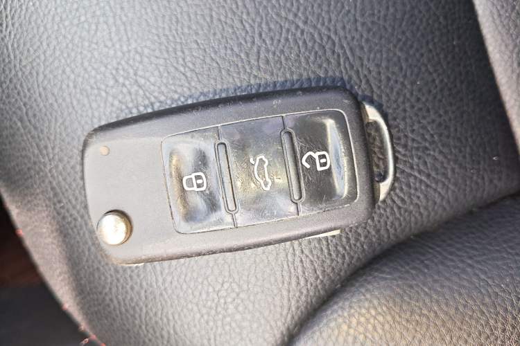 Used Volkswagen Polo 2016 1.4L Manual Fashion Model