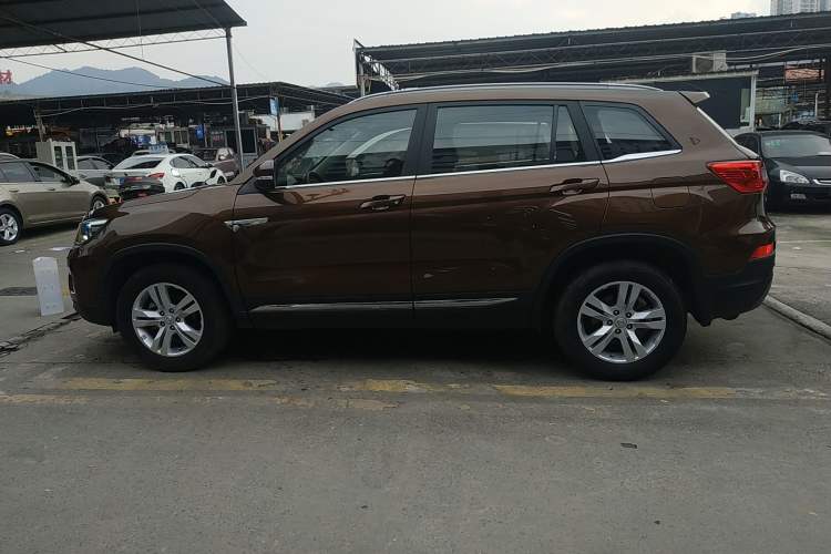Used Changan CS75 2017 Shangkui Edition 1.5T Manual Fengxiang Model
