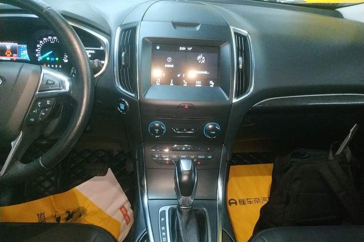 Used Ford Edge 2018 EcoBoost 245 Two-Wheel-Drive Titanium 7-Seater China V Standard
