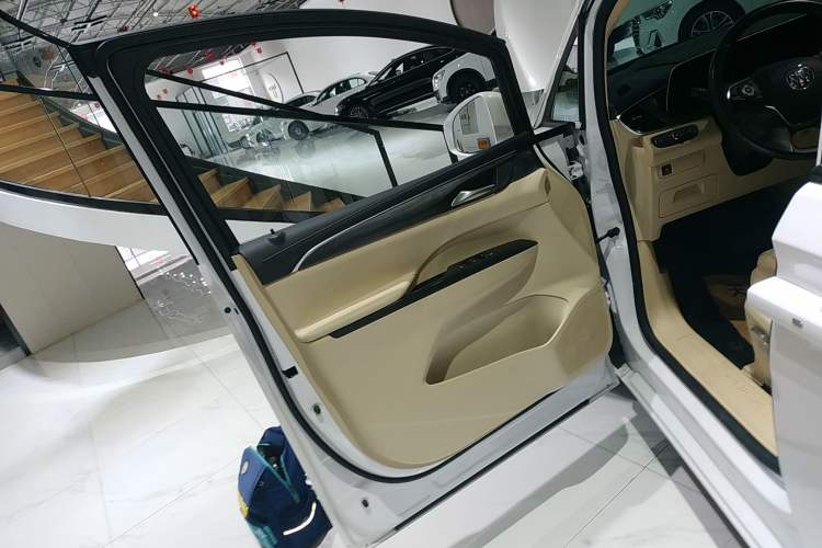 Used Buick GL8 2023 ES Lu Zun Deluxe Model
