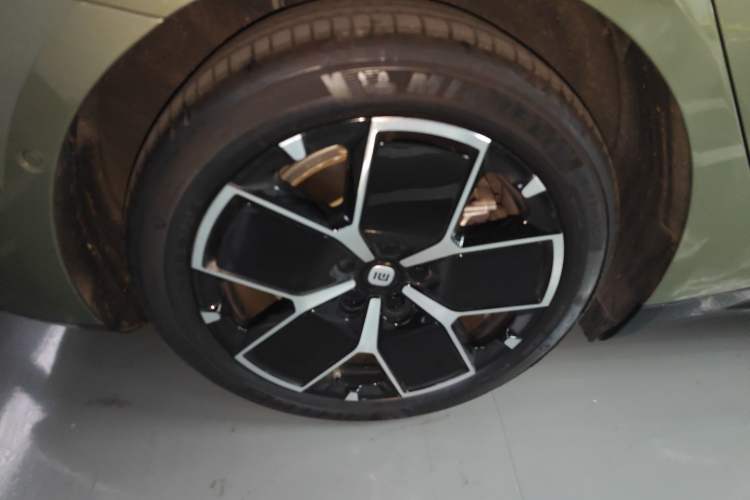 Used  SU7 2024 Rear-Drive Long-Range Intelligent Driving Version
