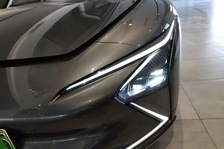 Used  L7 2022 Dynamic Model
