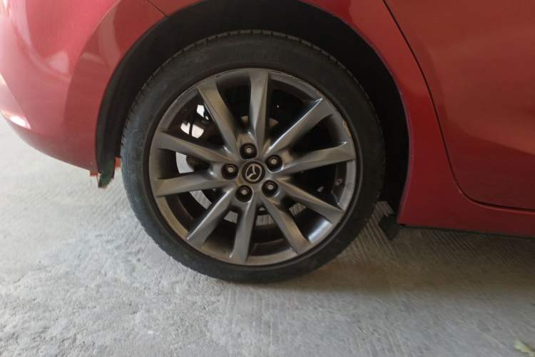 Used Mazda Mazda 3 Axela 2017 Hatchback 2.0L Automatic Luxury Model Emission Standard China V
